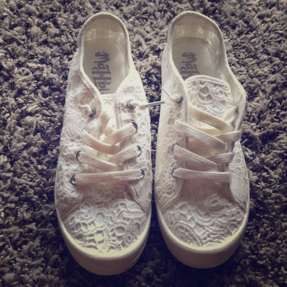 White lace sneakers